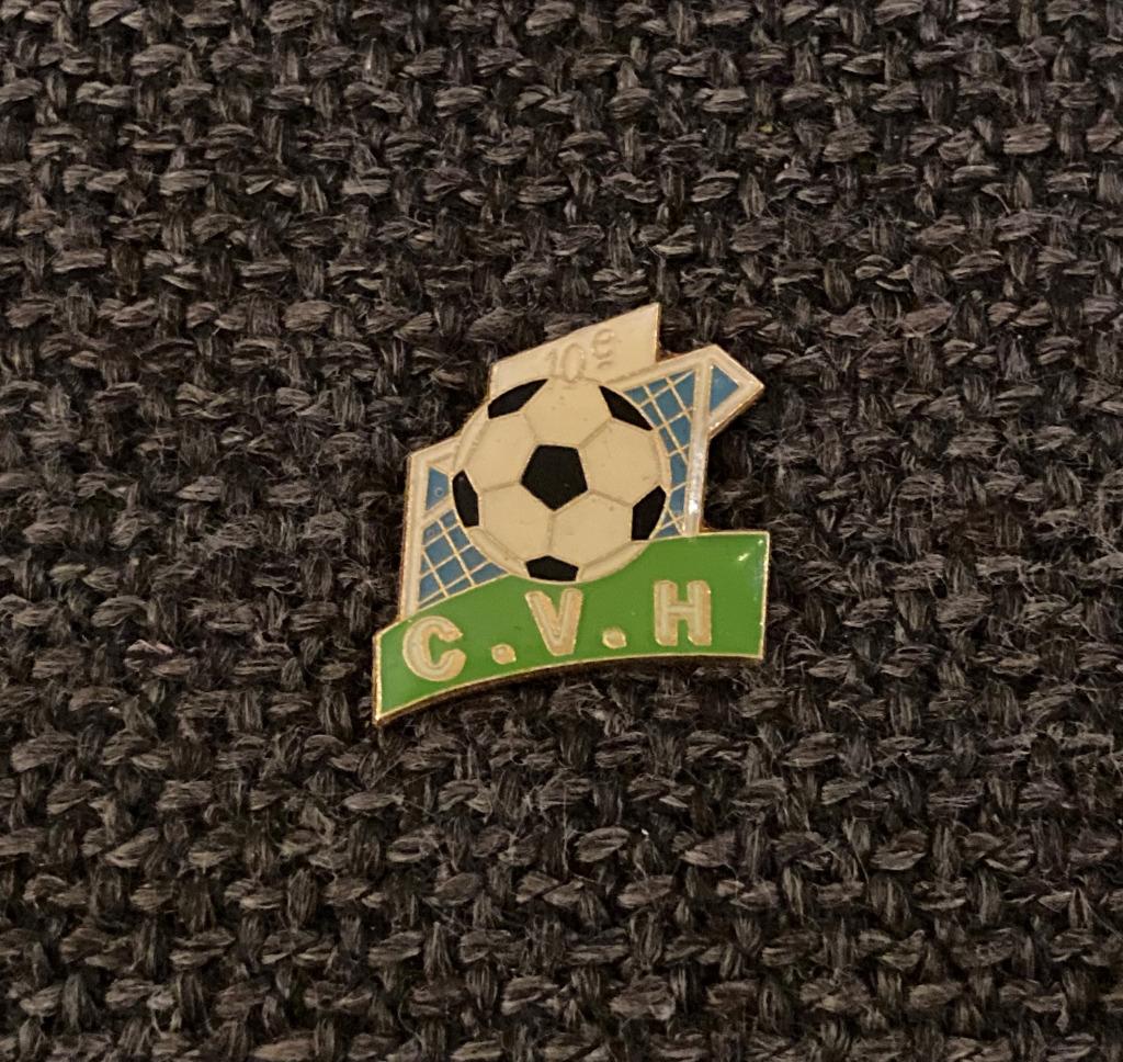 PIN - CVH - FOOTBALL - VOETBAL, Verzamelen, Speldjes, Pins en Buttons, Verzenden, Gebruikt, Sport, Speldje of Pin