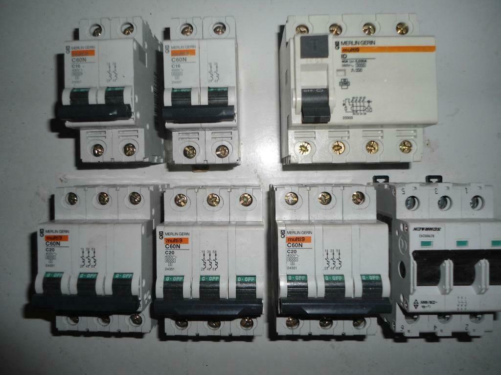 zekering automaat  3-polig 40A  Schrack, Bricolage & Construction, Enlèvement ou Envoi, Comme neuf