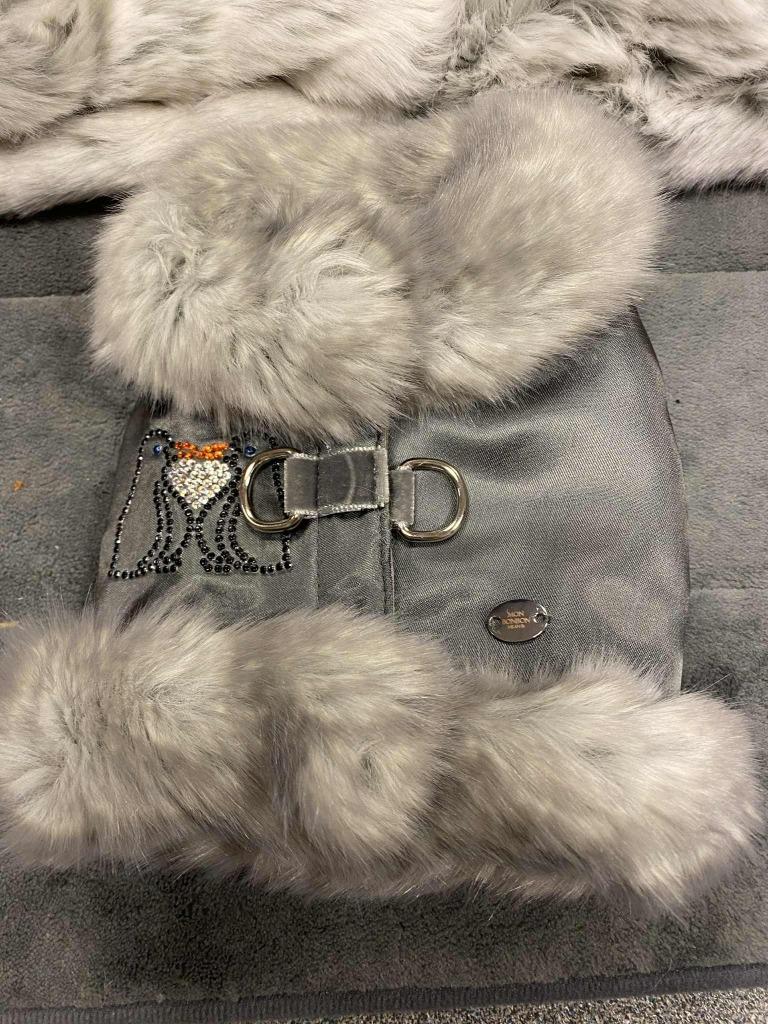 Luxe Mon Bonbon harnasjes aan outletprijs, Dieren en Toebehoren, Ophalen of Verzenden, Nieuw, Hondenbodywarmer
