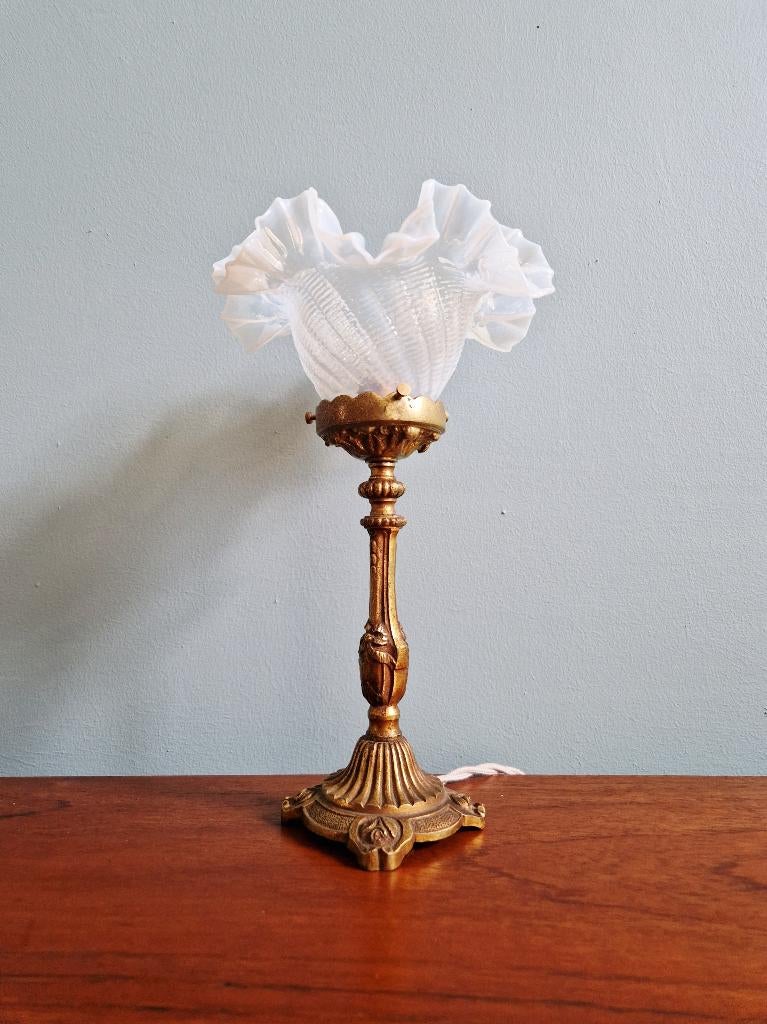 Lampe de table en bronze doré et bobèche en verre opalescent, Enlèvement ou Envoi