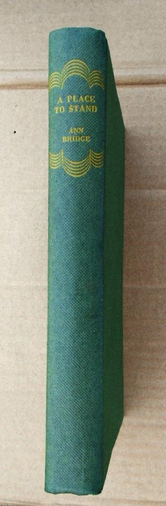 A Place to Stand - 1955 - Ann Bridge (1889–1974), Boeken, Gelezen, Europa overig, Ophalen of Verzenden, Ann Bridge (1889–1974)