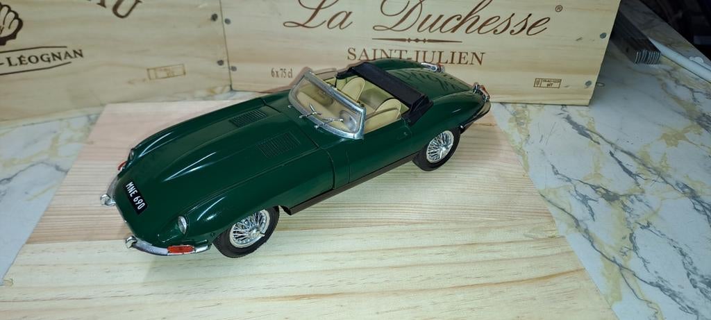 Jaguar XK.E 4,2 litres, Hobby & Loisirs créatifs, Voitures miniatures | 1:18, Enlèvement ou Envoi, Comme neuf