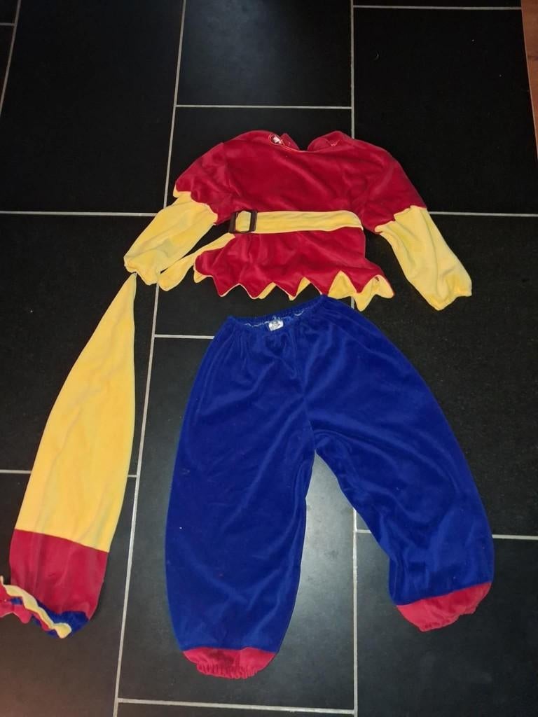 carnaval kabouter 128, Kinderen en Baby's, Carnavalskleding en Verkleedspullen, Ophalen of Verzenden, Zo goed als nieuw, 122 t/m 128
