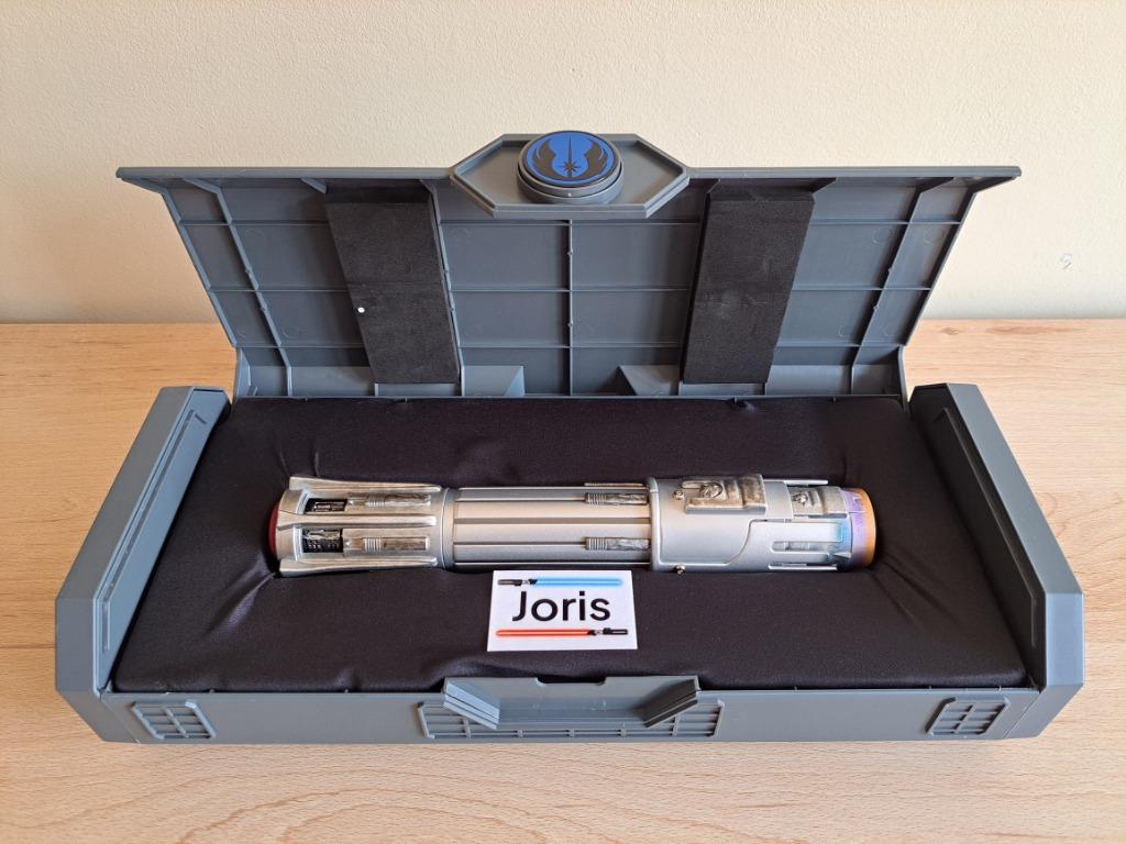 Ben Solo - Disney Legacy lightsaber, Ophalen of Verzenden, Zo goed als nieuw, Replica