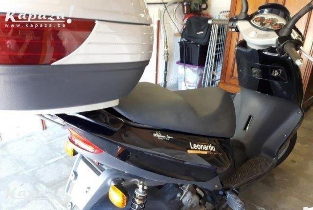 Scooter aprilia leonardo 150cc, Fietsen en Brommers, Scooters | Aprilia, Overige modellen, Benzine, Ophalen