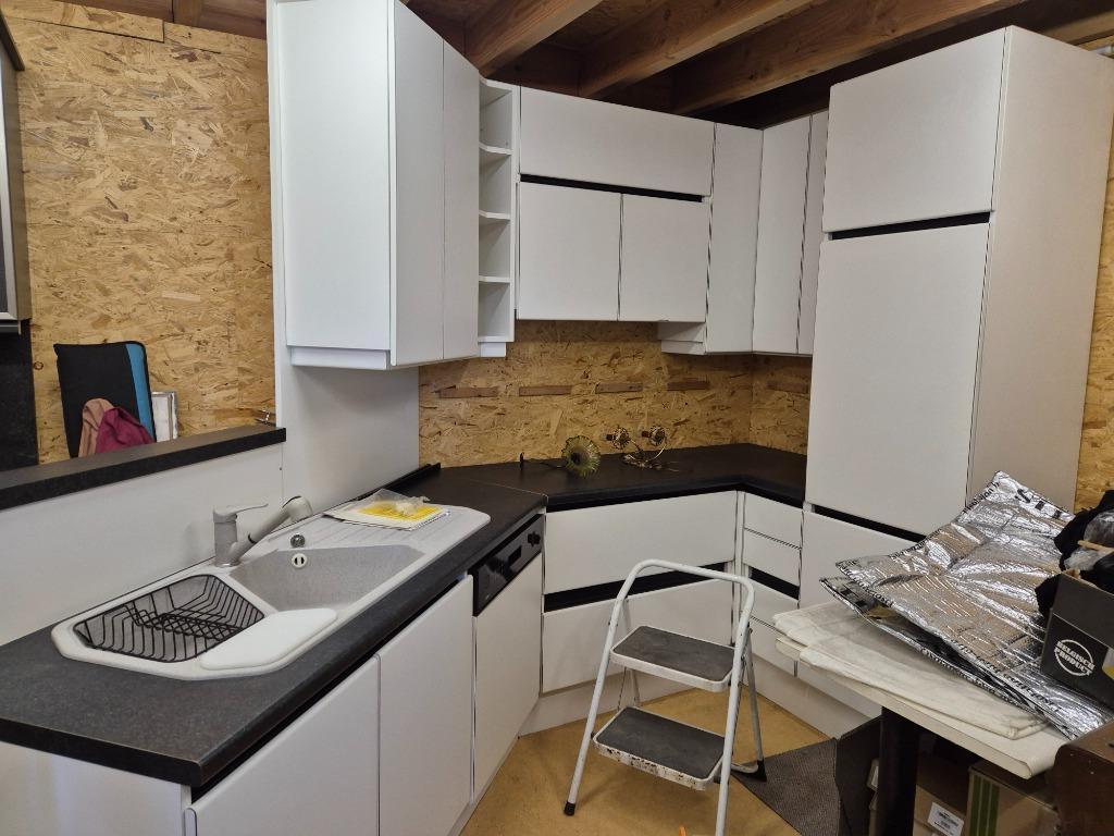 toonzaal keuken, Neuf, Sans poignée, Bois, Enlèvement