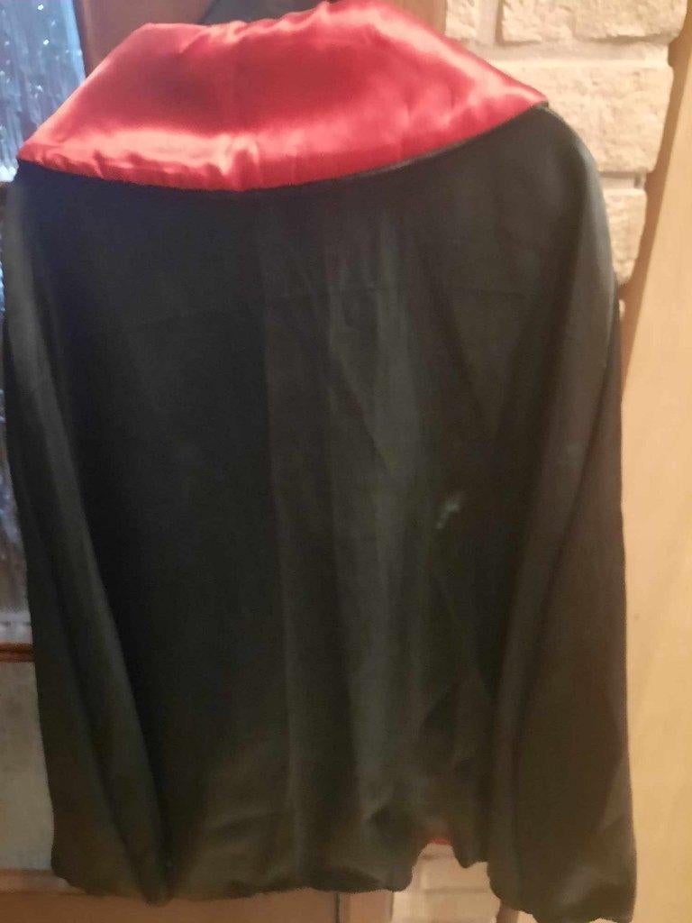 Draculacape+zwart kleed+'scary' masker carnaval maat 152, Ophalen