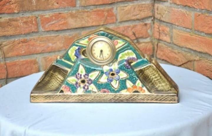 § horloge faience bequet forme fleur pyramide, Antiquités & Art, Enlèvement ou Envoi