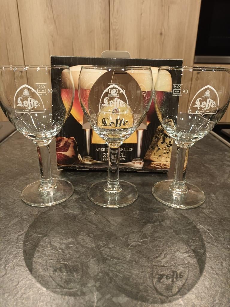 3 Leffe glazen 20 cl, Ophalen, Zo goed als nieuw, Leffe