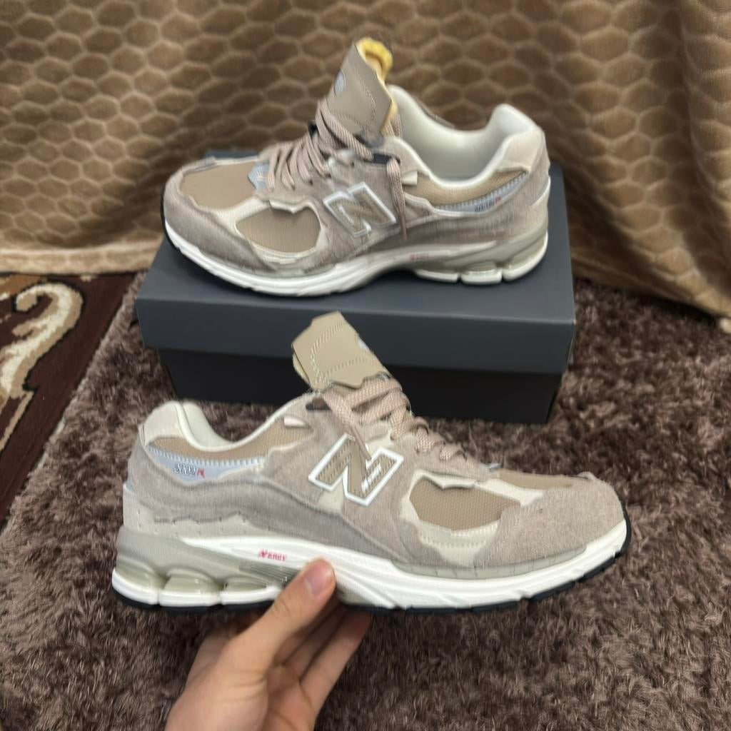 New balance 2002r protection pack driftwood, Ophalen of Verzenden, Zo goed als nieuw
