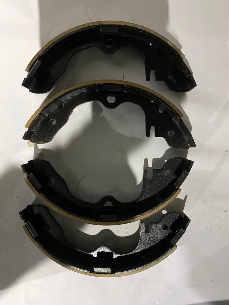 Mâchoires de frein Mazda B1600 1800 2000 2200, Enlèvement ou Envoi, Mazda
