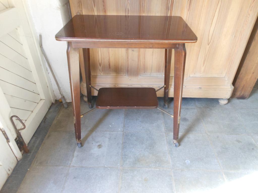 ancienne petite table des années 70, Ophalen