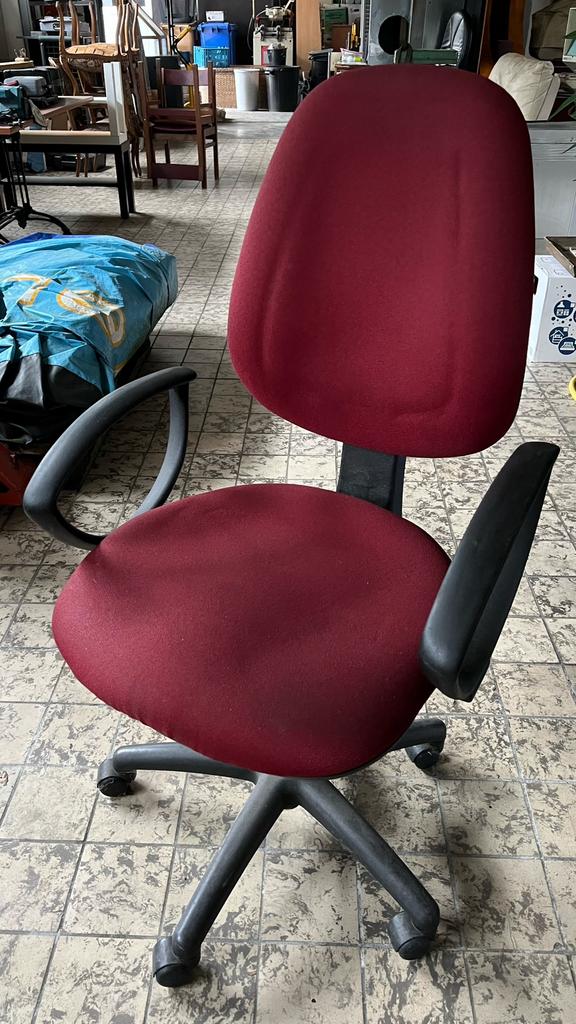 Chaises de bureau - en tissu, mobiles et réglables, Rouge, Comme neuf, Enlèvement, Chaise de bureau