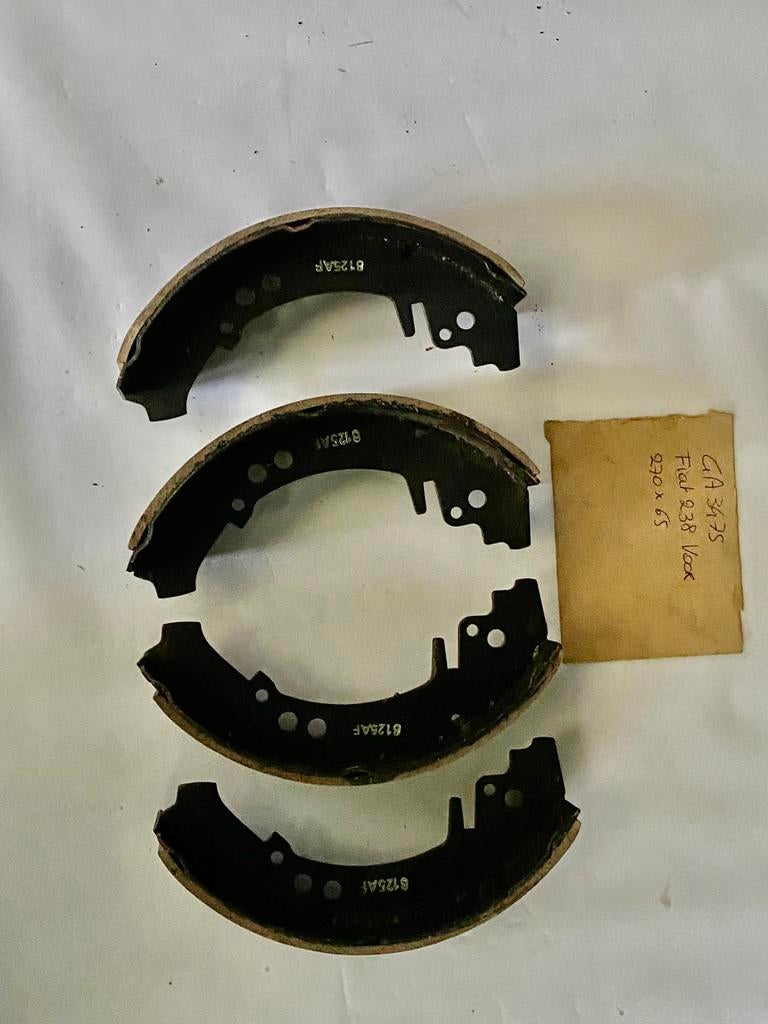 Brake shoes Fiat 238 front, Ophalen of Verzenden, Fiat