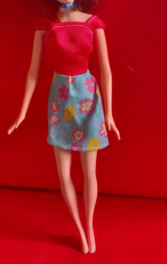 Robe pour poupée barbie rouge et fleuri, Enlèvement ou Envoi, Utilisé, Barbie