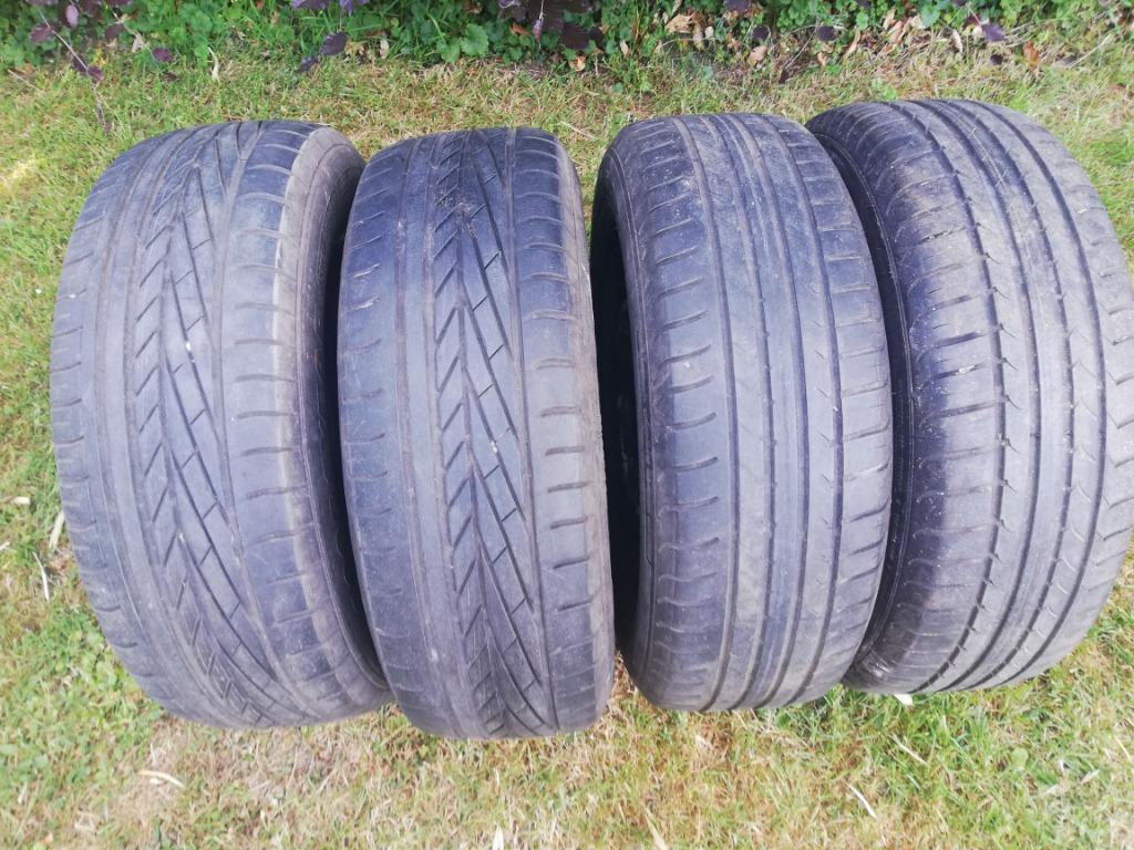 Mercedes wielen 190 / 124 Goodyear 195/65 R15 91V, Auto-onderdelen, Banden en Velgen, Ophalen, Gebruikt, Band(en), Personenwagen