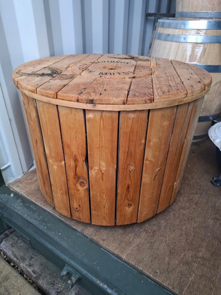 Rond tafeltje vd hobbykamer met Harley Davidson logos!, Ophalen, Rond