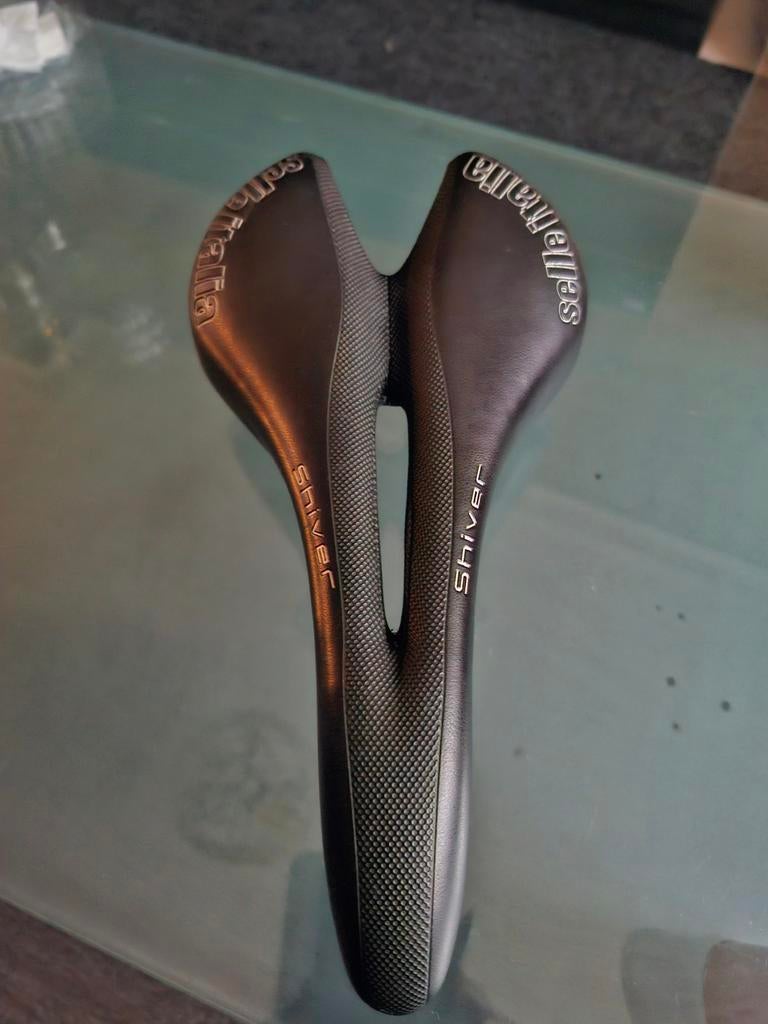 SELLE ITALIA SHIVER GOEDE STAAT, Fietsen en Brommers, Fietsonderdelen, Ophalen