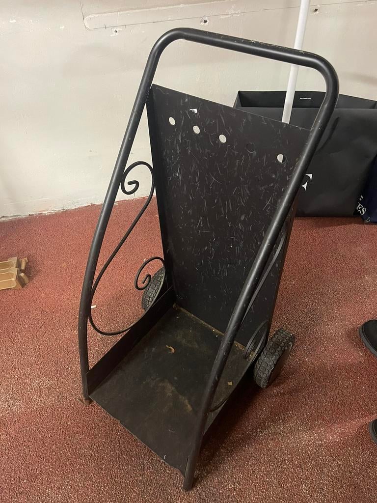 Charriot porte buches a roulettes en meral noir, Enlèvement, Comme neuf