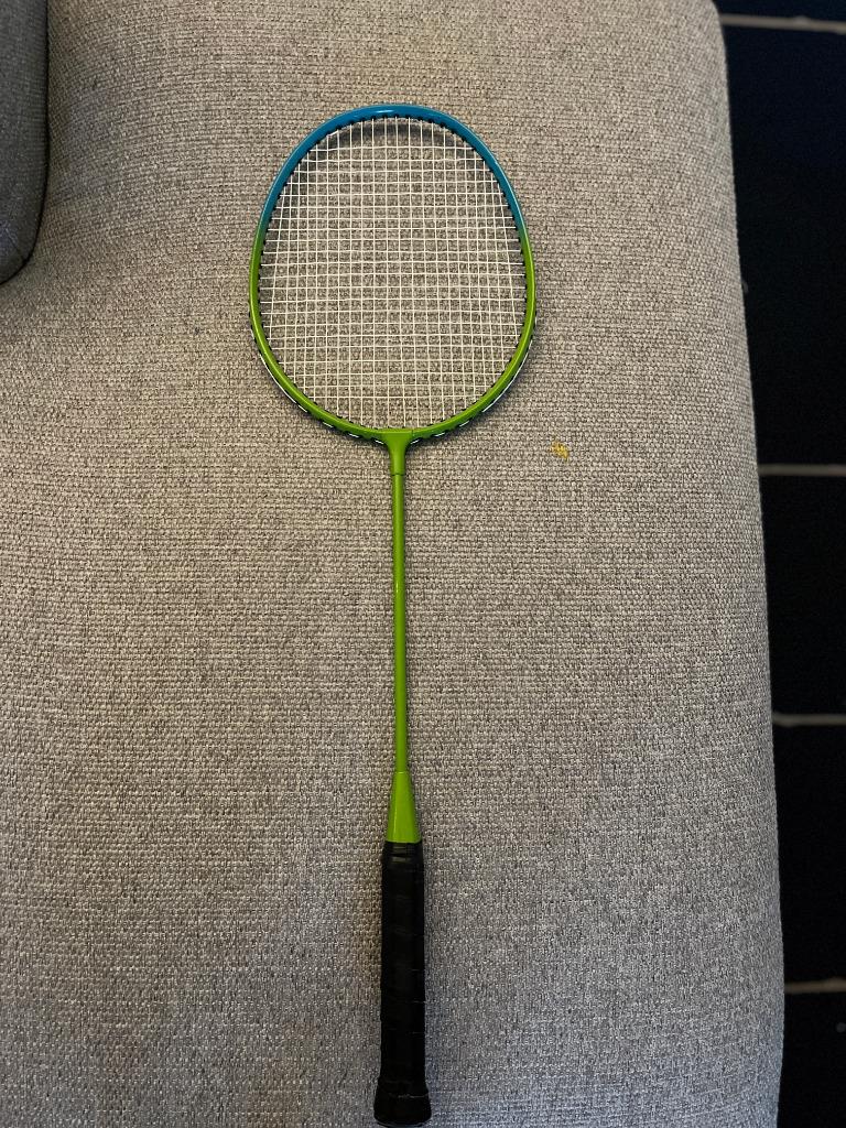 Badmintonraket kind beginner + gratis draagtas, Enlèvement ou Envoi, Comme neuf, Raquette(s)