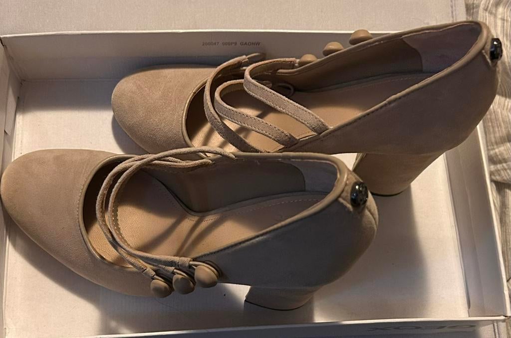 Nieuwe schoenen Guess, Neuf, Guess, Enlèvement ou Envoi, Beige