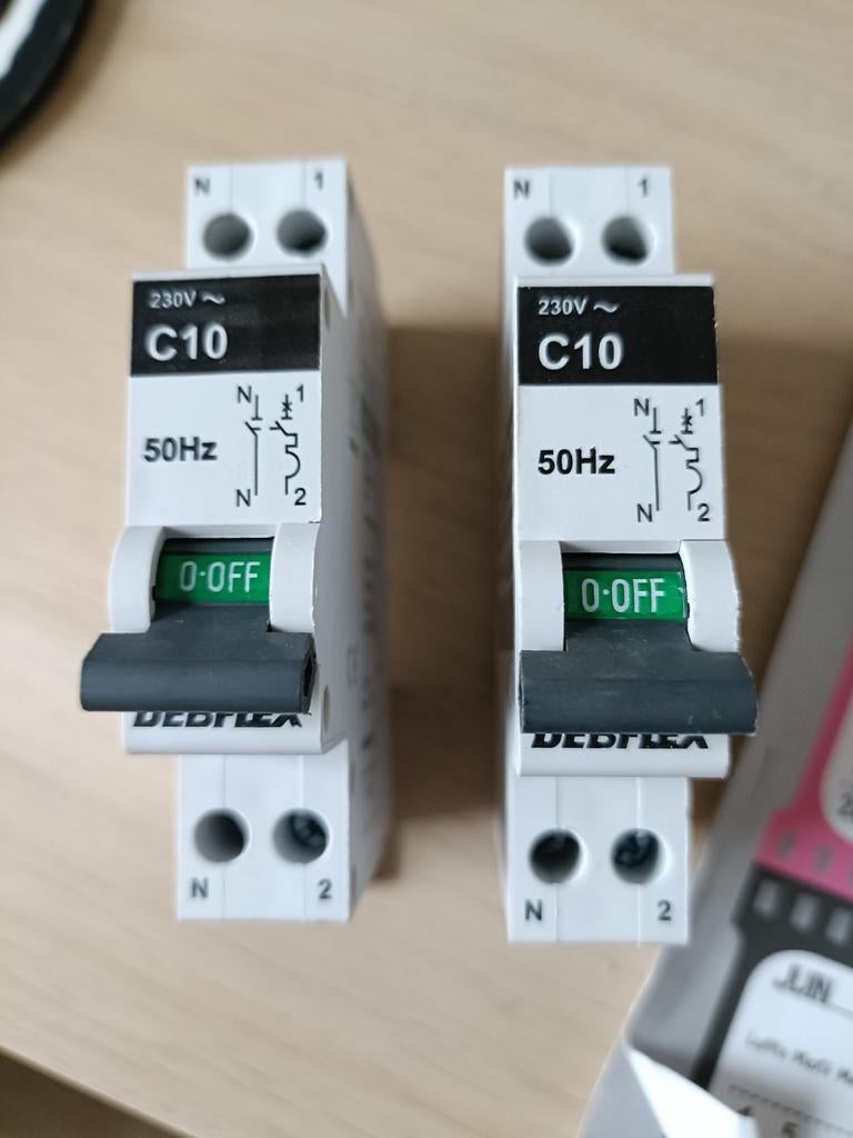 C10 enkelfasige stroomonderbreker, Ophalen, Zo goed als nieuw