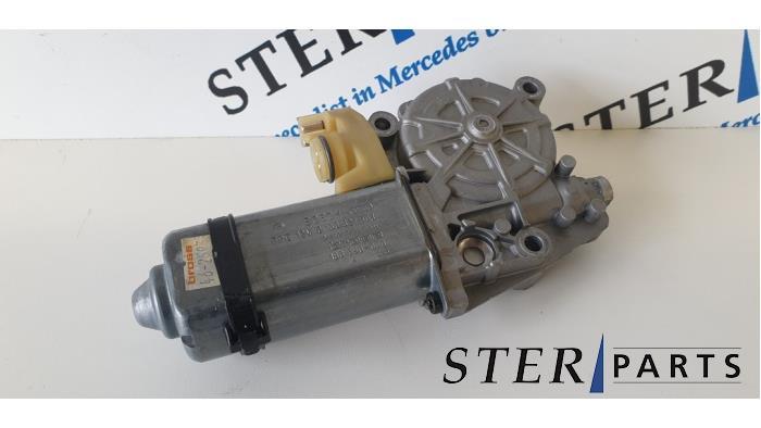 Raammotor Portier van een Mercedes 260SE-600SEL, Ophalen of Verzenden, 3 maanden garantie, Gebruikt, Mercedes-Benz