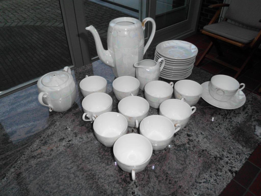 Parelmoer koffieservies, Ophalen