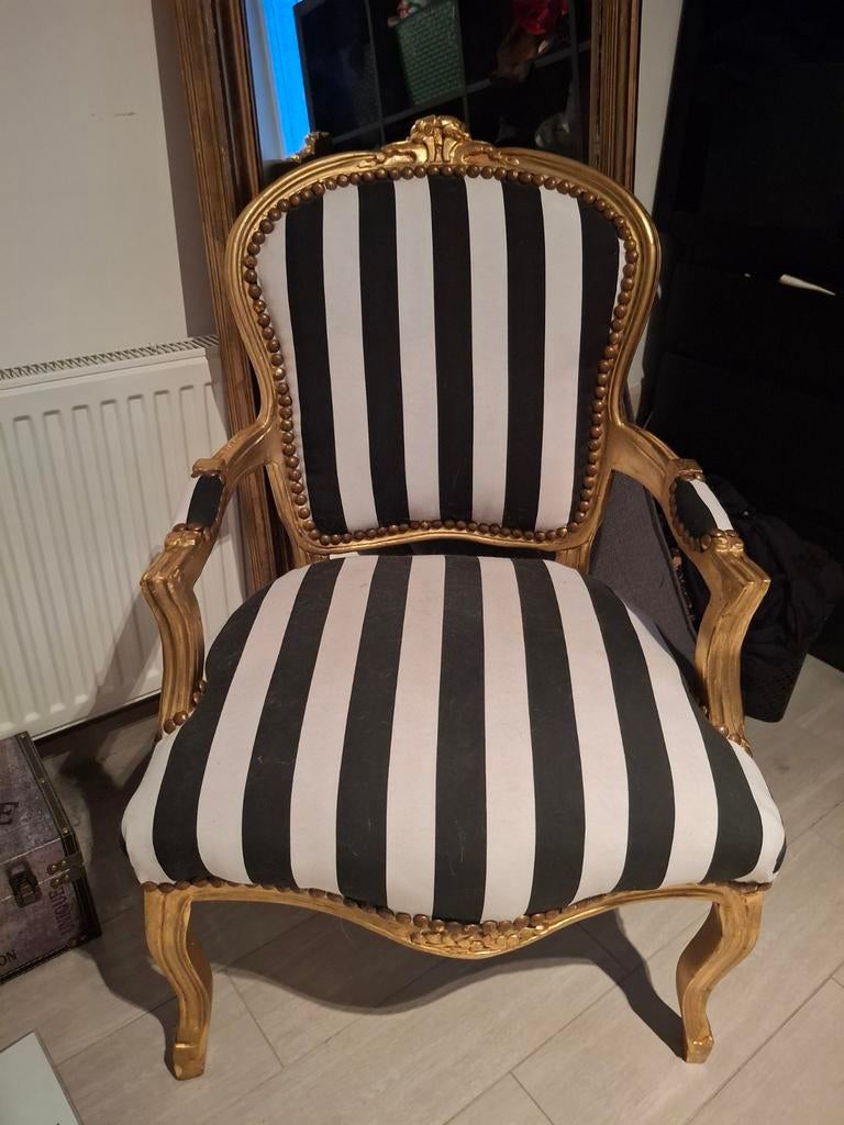 Fauteuil doré rayures noires et blanches, Enlèvement