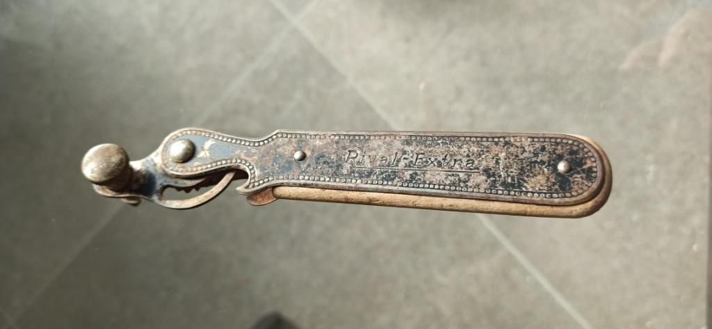 Rival Exina antieke blikopener 17 cm lang, Antiek en Kunst, Ophalen of Verzenden