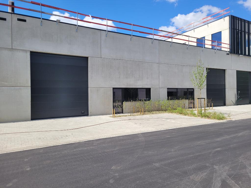 KMO unit 216m² te huur in Broechem op 4 min van op- en afrit, Direct bij eigenaar, Ranst, 216 m², 1 kamers