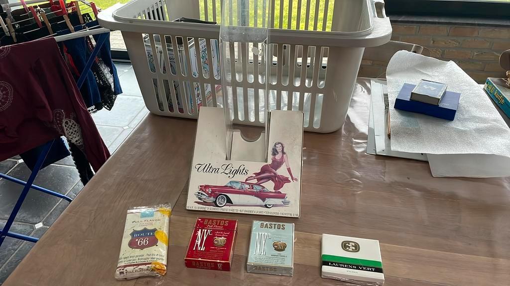 Beau lot articles fumeurs distributeur N.Y. Bastos route 66, Collections, Enlèvement ou Envoi, Utilisé, Boite à tabac ou Emballage