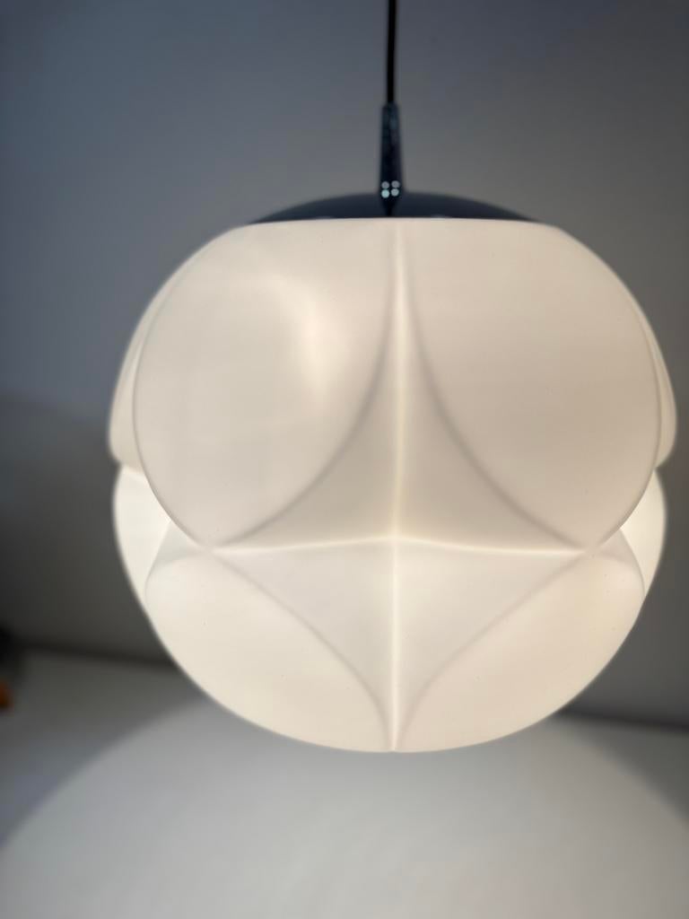 Grote vintage Peill & Putzler artisjok hanglamp wit mat glas, Ophalen of Verzenden, Zo goed als nieuw, Glas