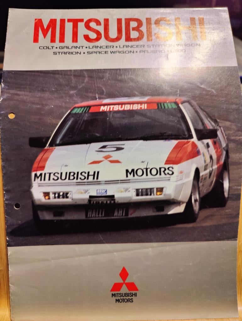 MITSUBISHI Brochure, Livres, Enlèvement ou Envoi, Utilisé, Mitsubishi