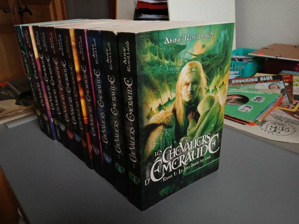 Les chevaliers d'Emeraude T 1 à 9 + 12 Anne Robillard, Boeken, Fantasy, Zo goed als nieuw, Ophalen of Verzenden