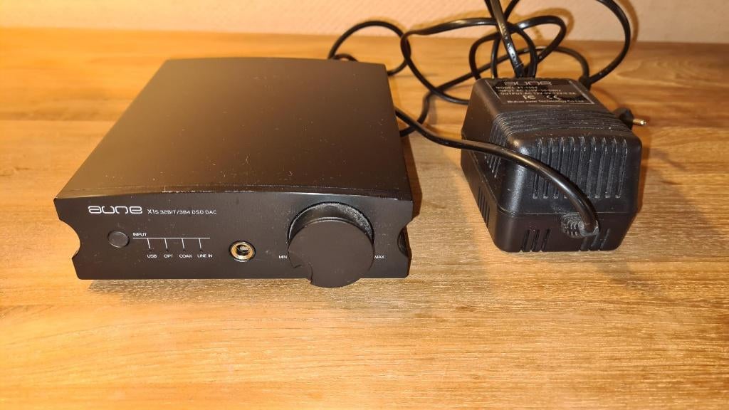 hoofdtelefoonversterker en dac aune x1s, Audio, Tv en Foto, Ophalen of Verzenden, Zo goed als nieuw, Overige merken