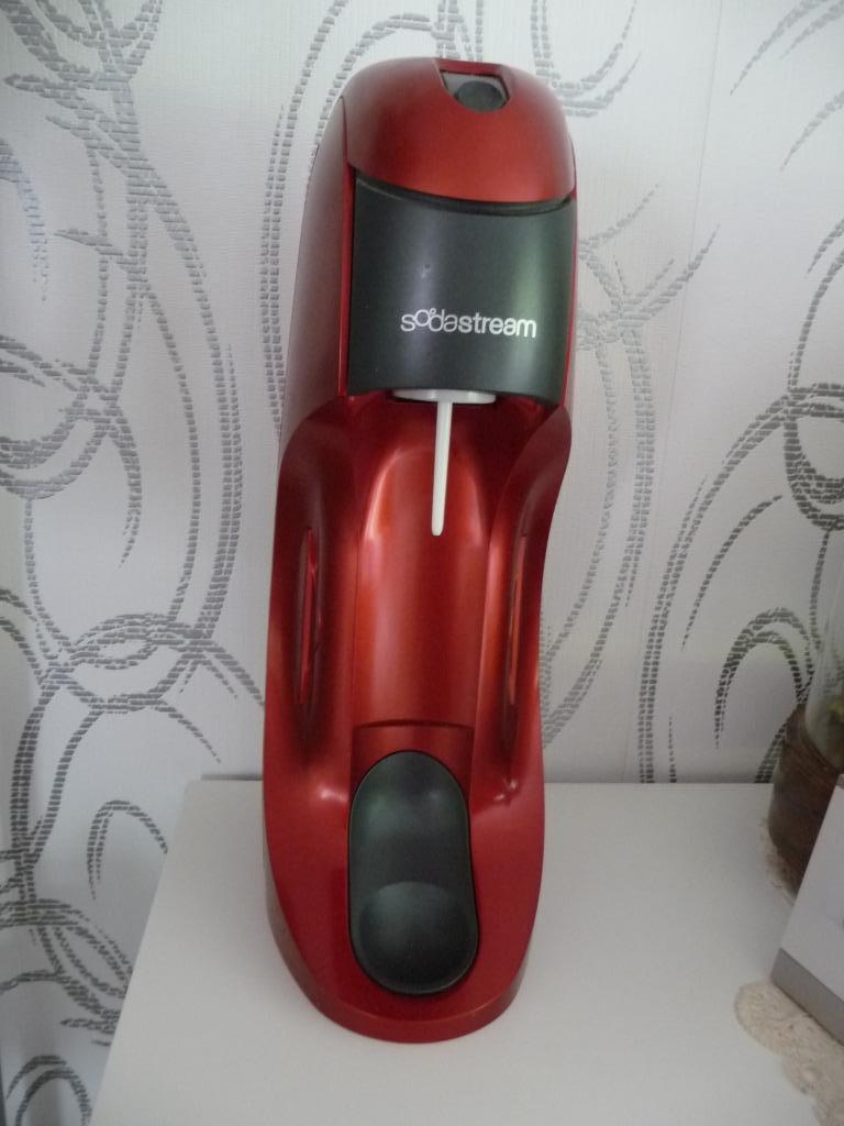 soda stream dynamo rouge, Electroménager, Enlèvement, Comme neuf