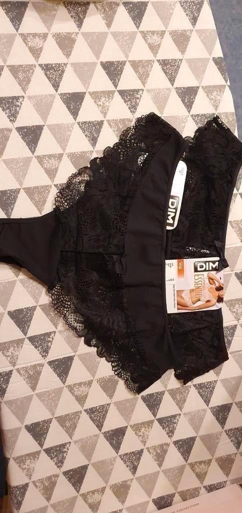 Slip femme DIM 2x, neuf, taille 40, microfibre noire, Enlèvement ou Envoi