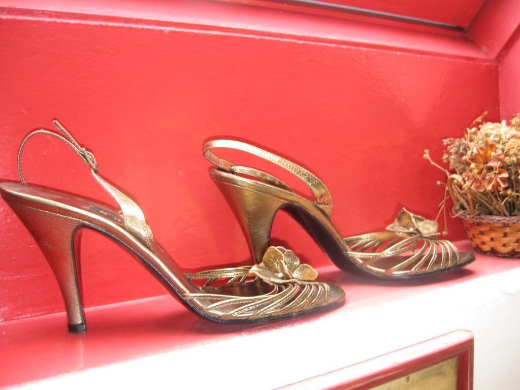 Prachtige Vintage "Vito" Made in Italy pumps, met de hand ge, Pumps, Overige kleuren, Nieuw, Ophalen of Verzenden