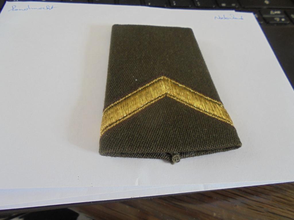 sergeant dagelijks tenue 1982, Enlèvement ou Envoi, Armée de terre, Emblème ou Badge
