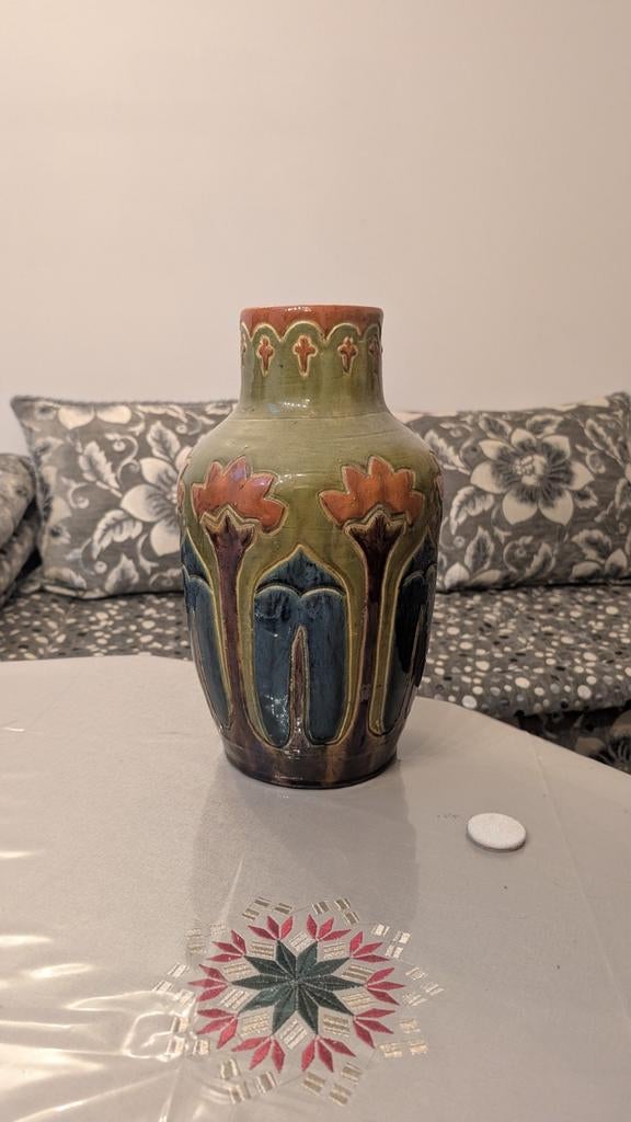 Art Nouveau bloemmotief aardewerken vaas, Antiek en Kunst, Ophalen