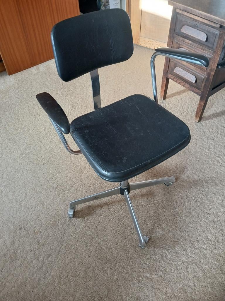 Chaise de bureaux, Enlèvement
