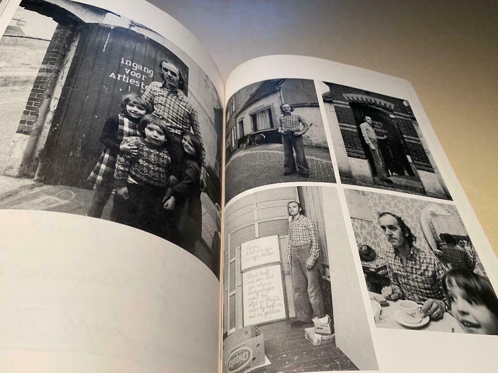Trienalle 1970s, 140 pages Broodthaers Beullens Cap Charlier, Enlèvement ou Envoi, Comme neuf, Peinture et dessin