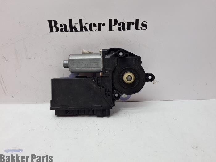 Moteur de vitre portière d'un Volkswagen Touareg, -, Volkswagen, -, 3 mois de garantie