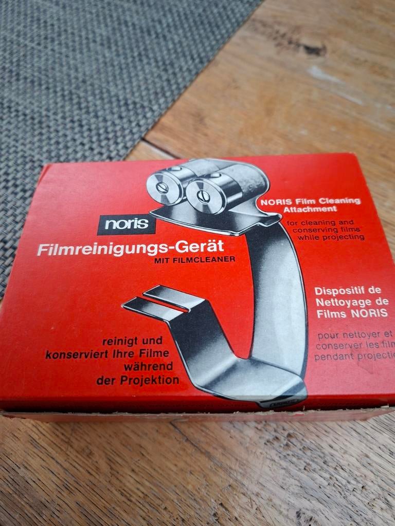 Noris filmreinigingsapparaat, Enlèvement