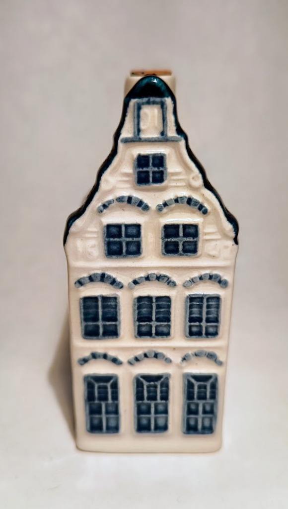 Maison KLM n 17, Pieringstraat 1-3 à Gouda. (1961), Enlèvement