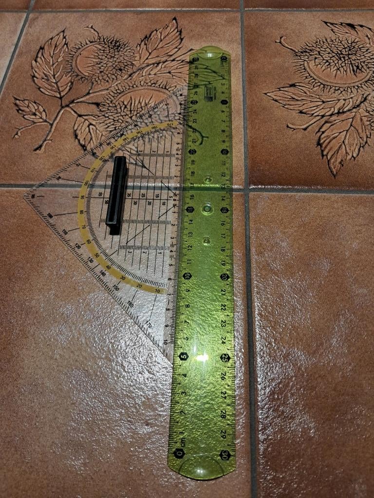 Set van een liniaal van 30 cm en een vierkant van 20 cm, Ophalen of Verzenden, Zo goed als nieuw