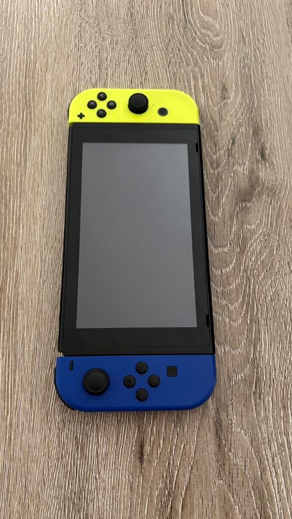 Nintendo switch  ( goede staat ), Games en Spelcomputers, Spelcomputers | Nintendo Switch, Zo goed als nieuw, Ophalen