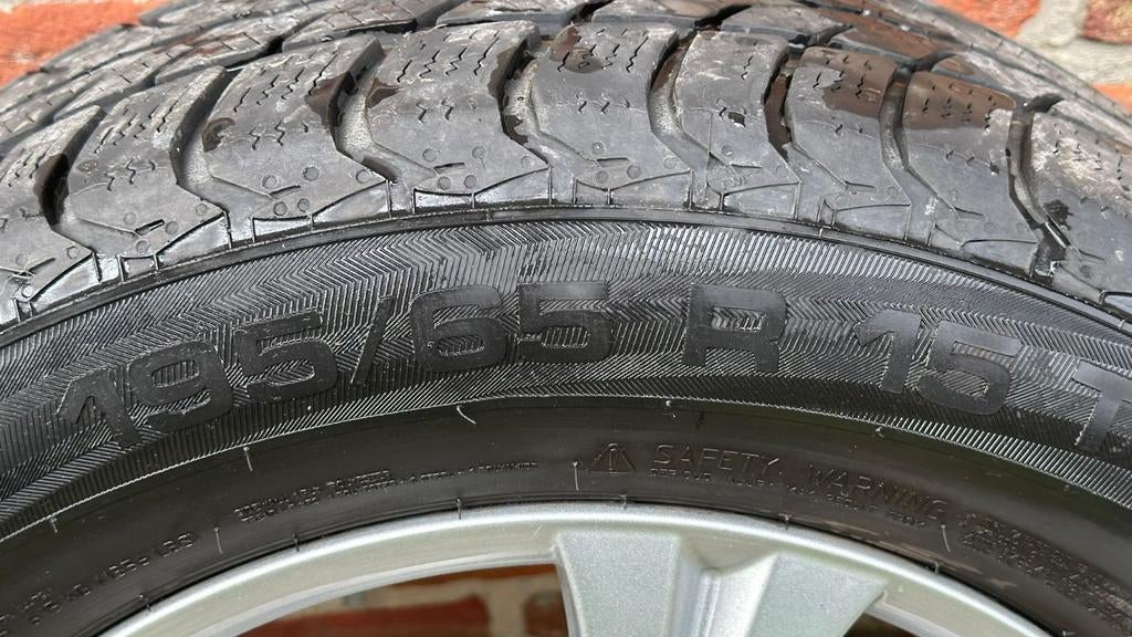 Winterbanden uniroyal, Auto-onderdelen, Banden en Velgen, Ophalen, Winterbanden, Velg(en)