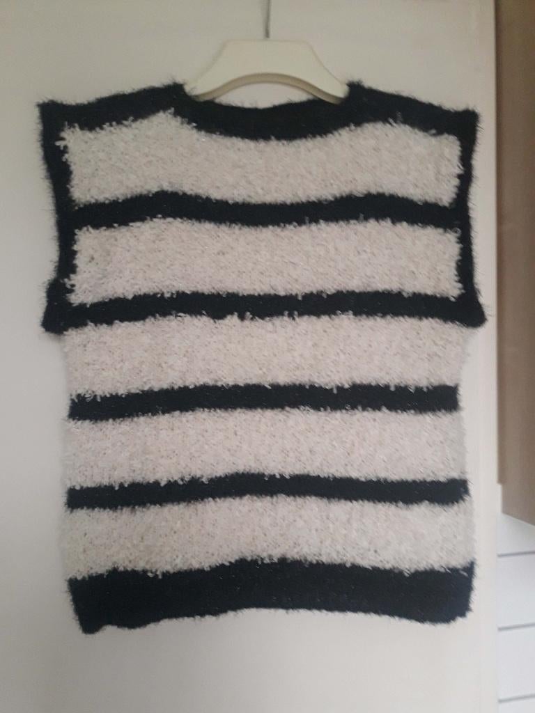Nieuw, met de hand gebreide débardeur., Ophalen of Verzenden, Nieuw, Maat 38/40 (M), Wit